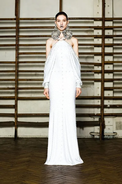 Look 9